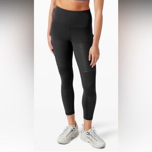 Lululemon Rogue Renegade Super High Rise Tight 25" Sz 6
